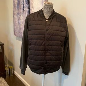 Men’s jacket black with gray sleeves medium